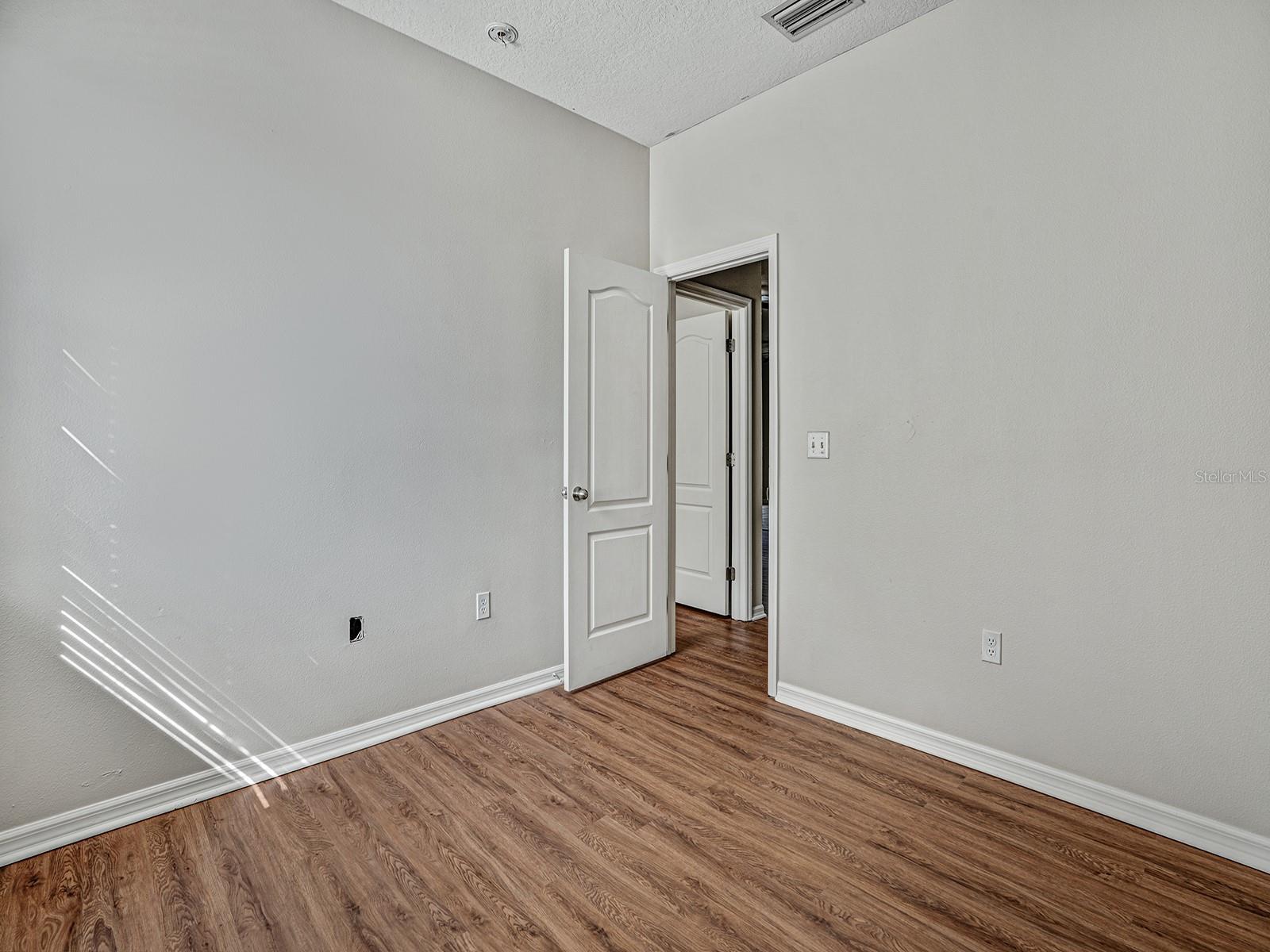 Image 24 of 38 For 11713 Colony Lakes Boulevard