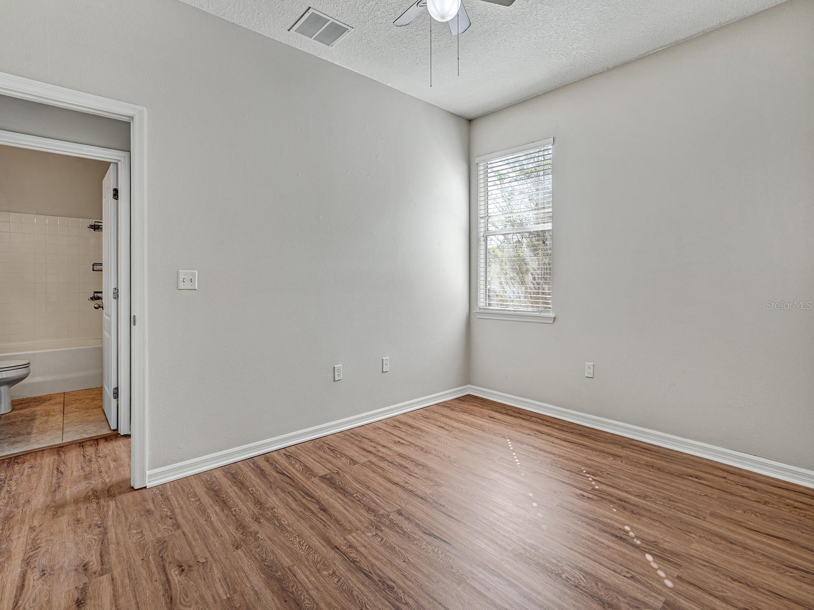 Image 26 of 38 For 11713 Colony Lakes Boulevard