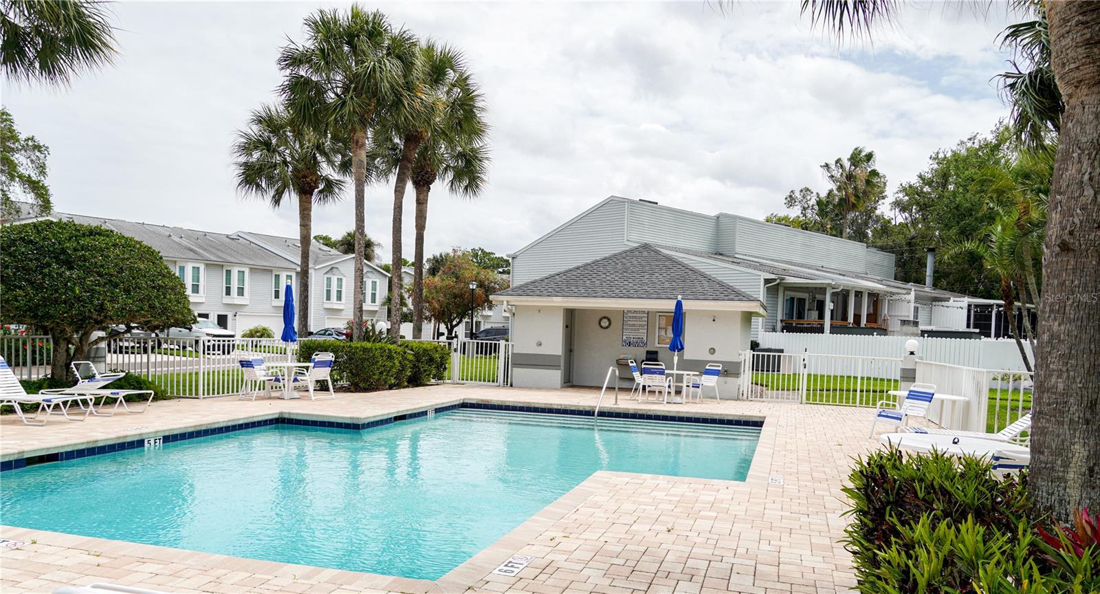 Image 2 of 31 For 1963 Georgia Circle N