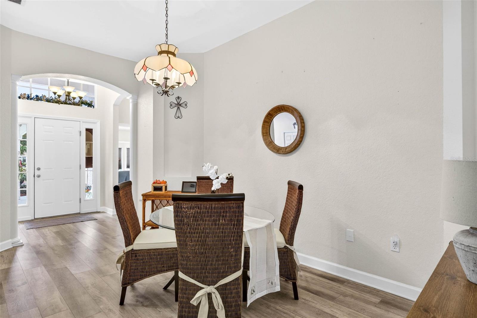 Listing photo id 8 for 7559 Mediterranean Court