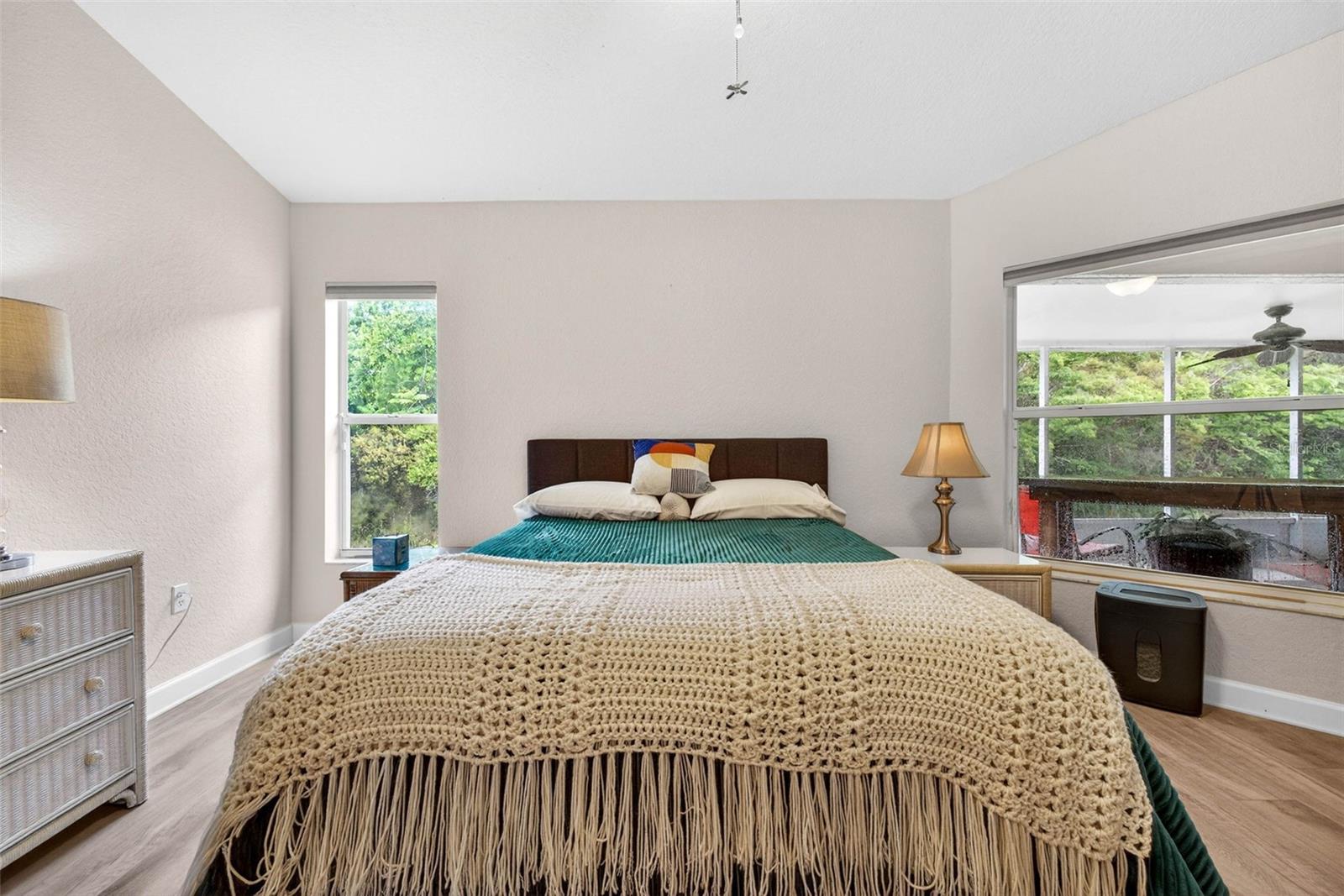 Listing photo id 21 for 7559 Mediterranean Court