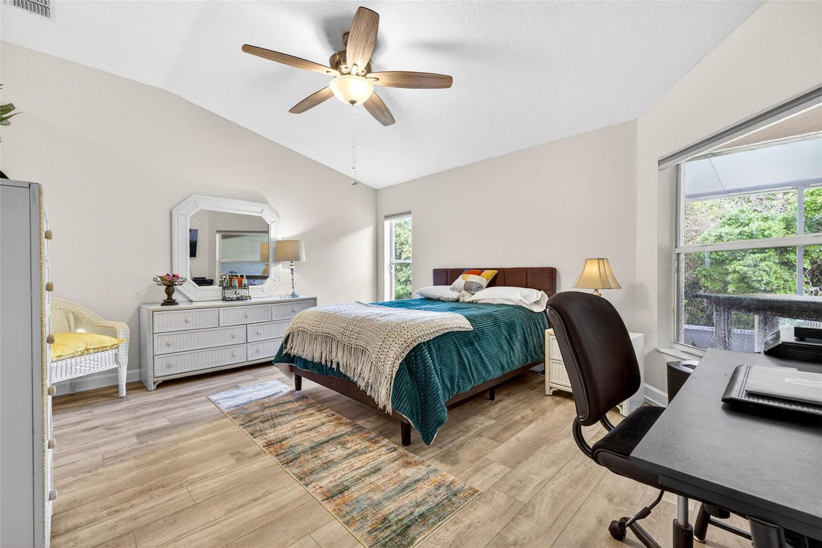 Listing photo id 23 for 7559 Mediterranean Court