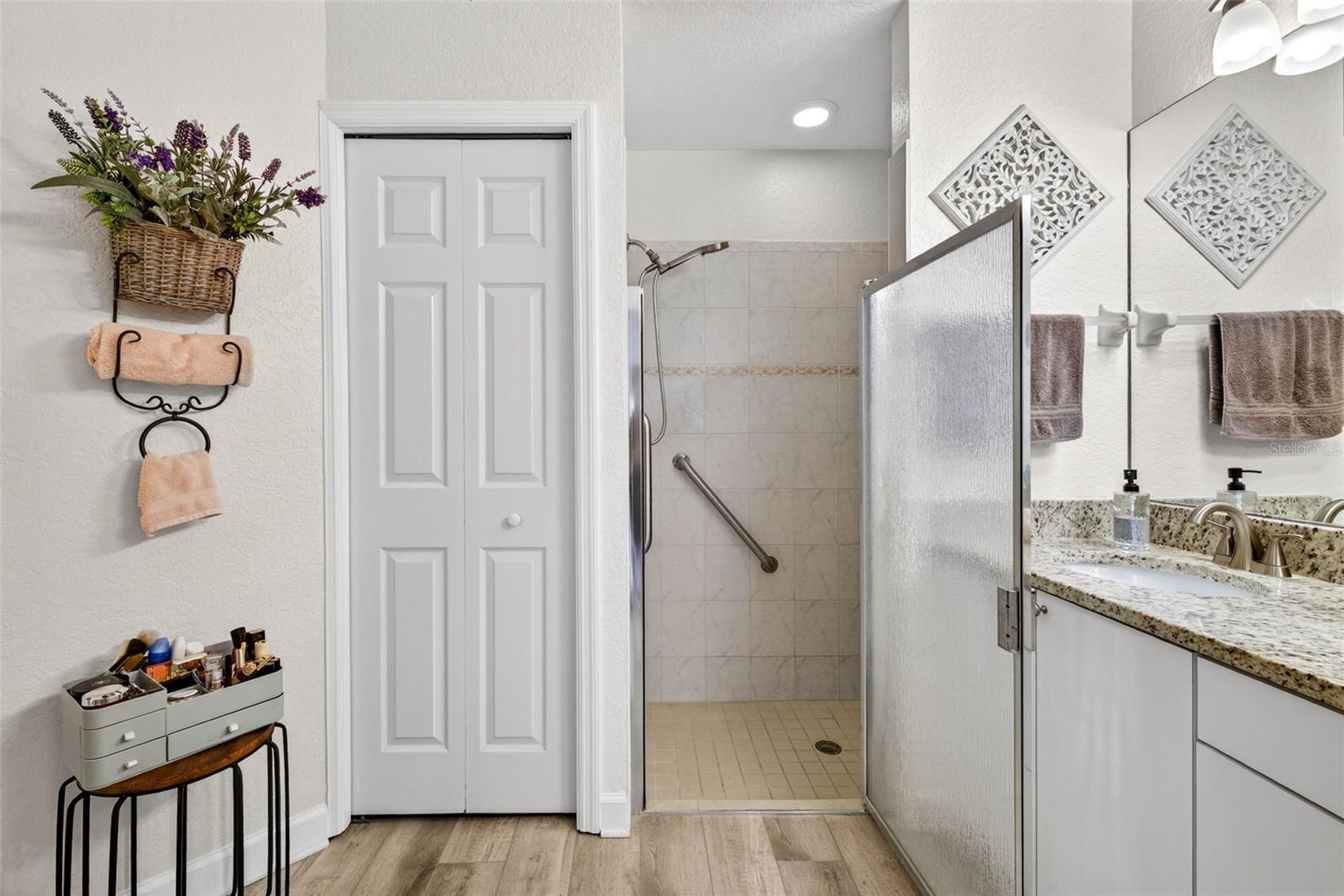 Listing photo id 26 for 7559 Mediterranean Court