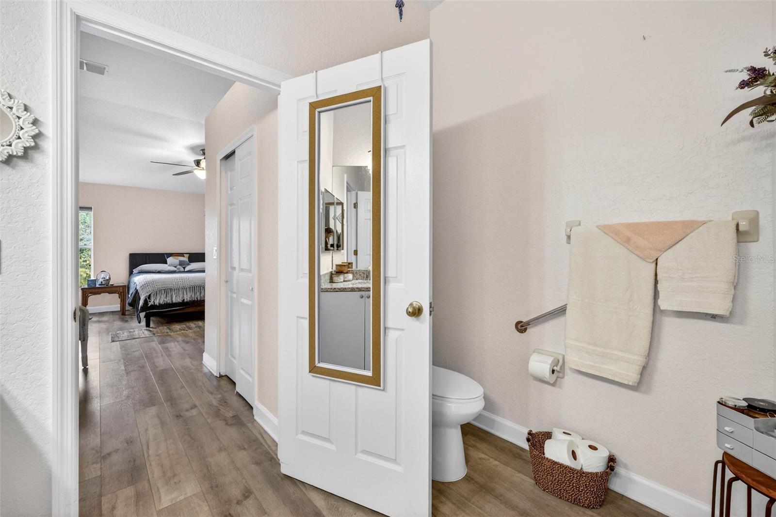 Listing photo id 27 for 7559 Mediterranean Court