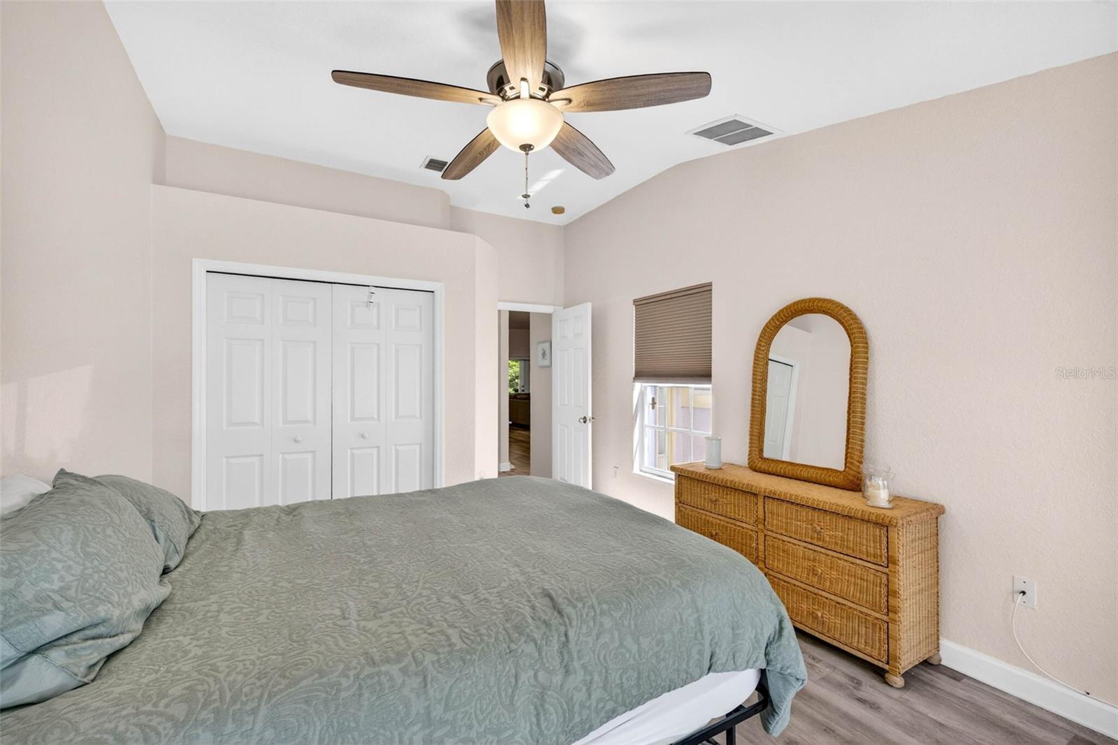 Listing photo id 29 for 7559 Mediterranean Court