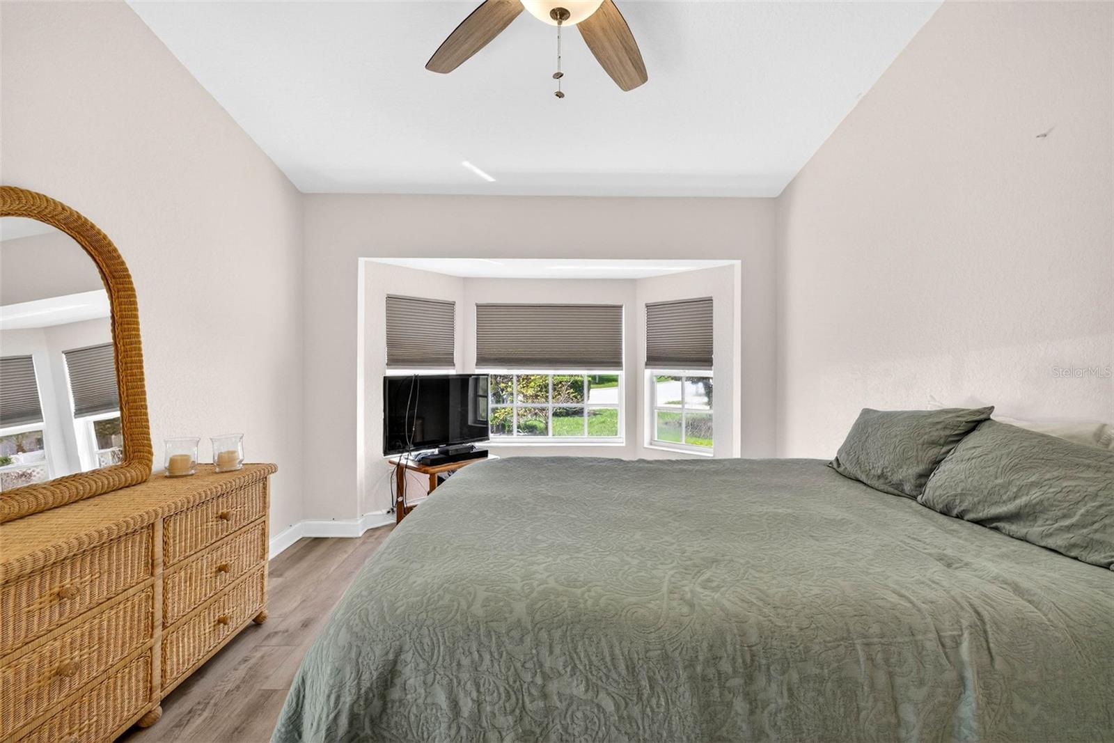 Listing photo id 30 for 7559 Mediterranean Court