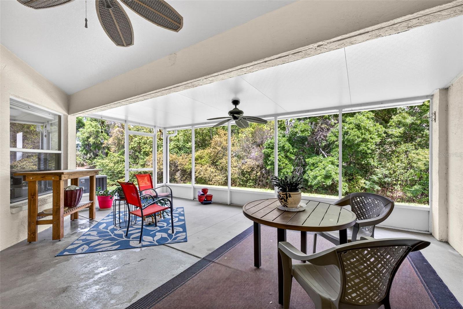 Listing photo id 34 for 7559 Mediterranean Court