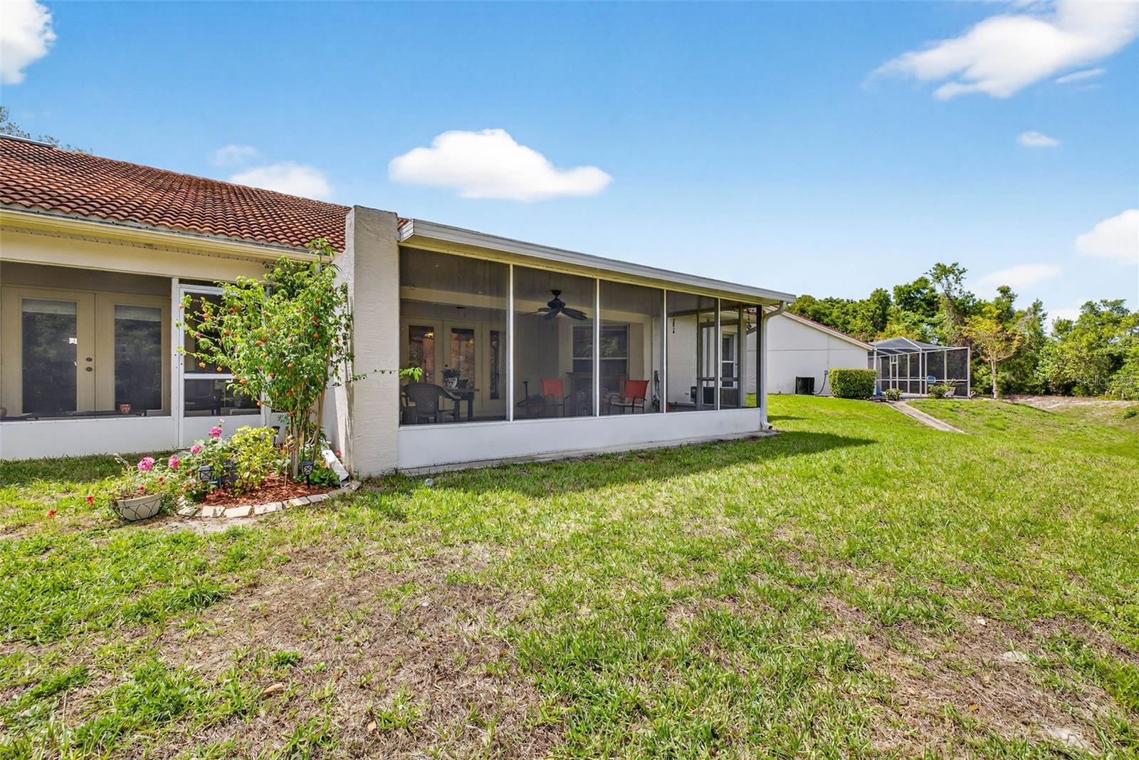 Listing photo id 40 for 7559 Mediterranean Court