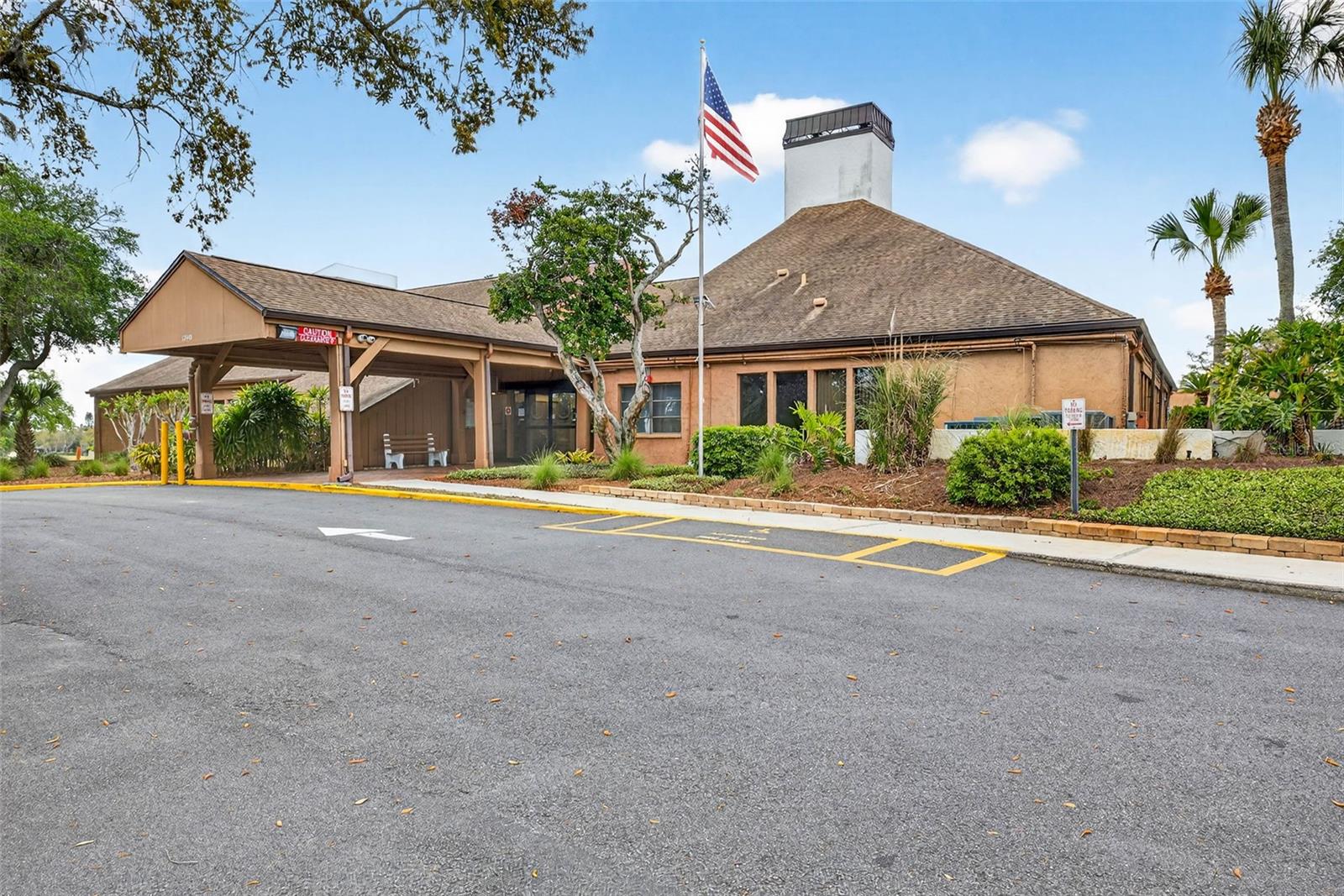 Listing photo id 41 for 7559 Mediterranean Court