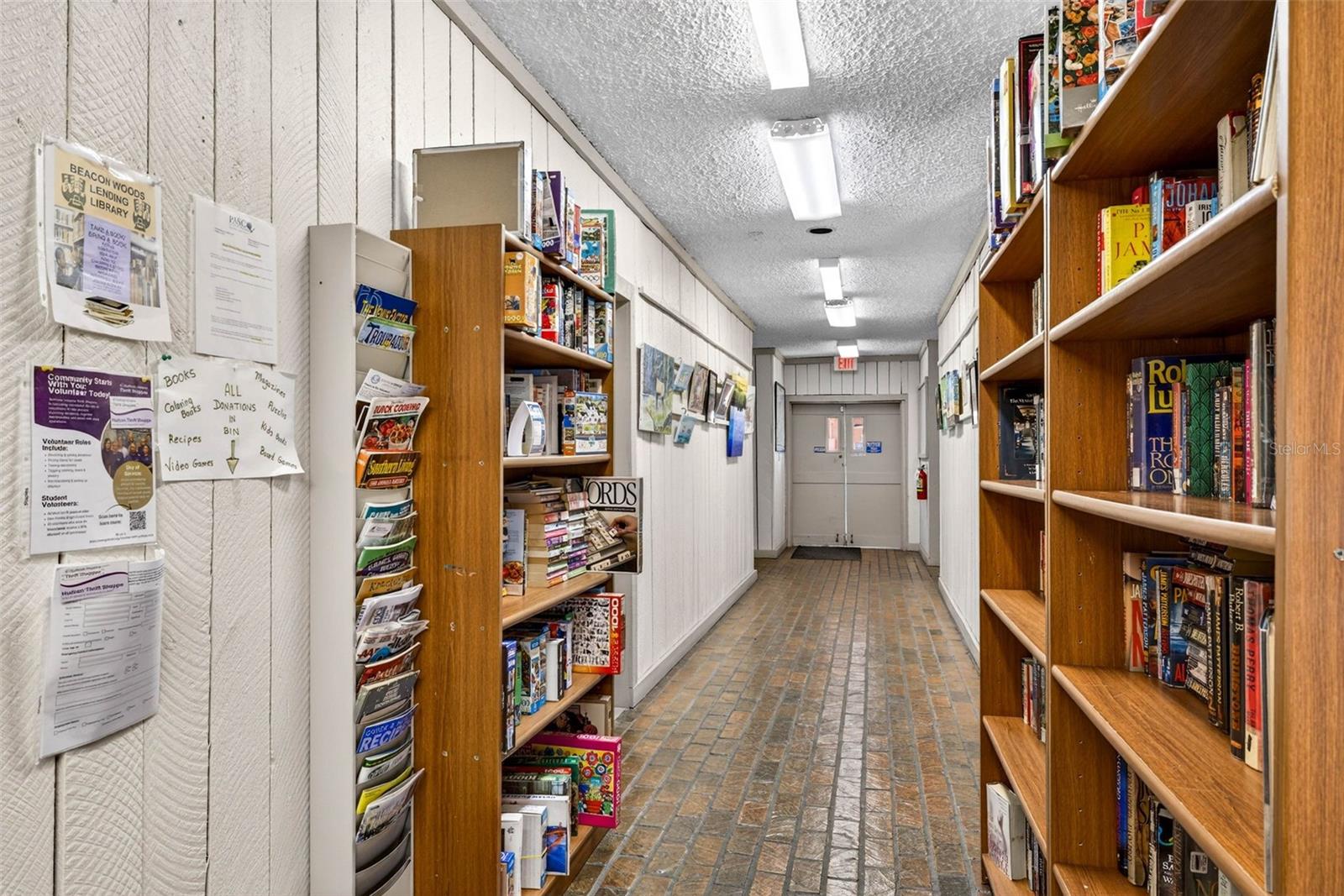 Listing photo id 44 for 7559 Mediterranean Court