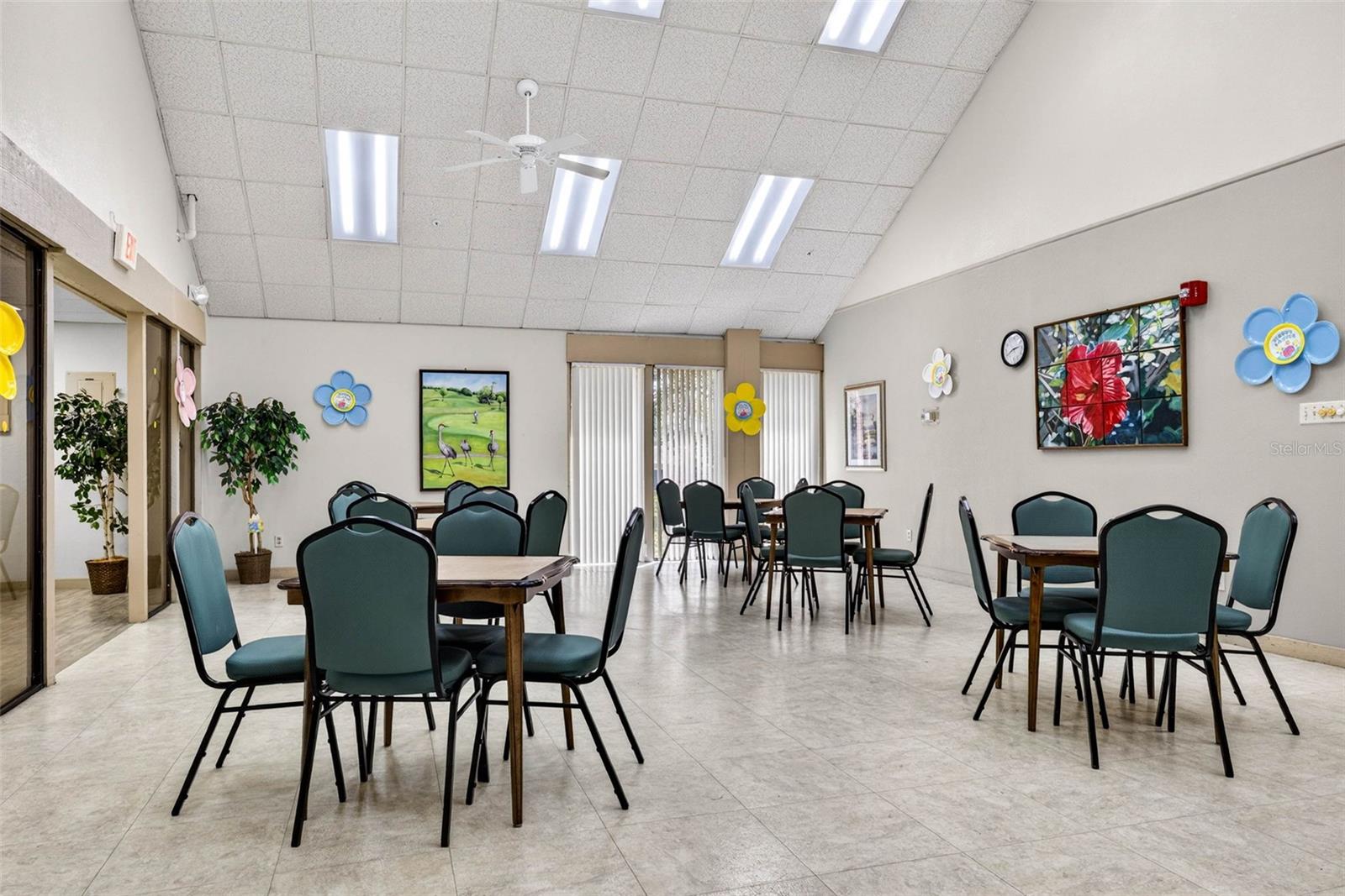 Listing photo id 45 for 7559 Mediterranean Court