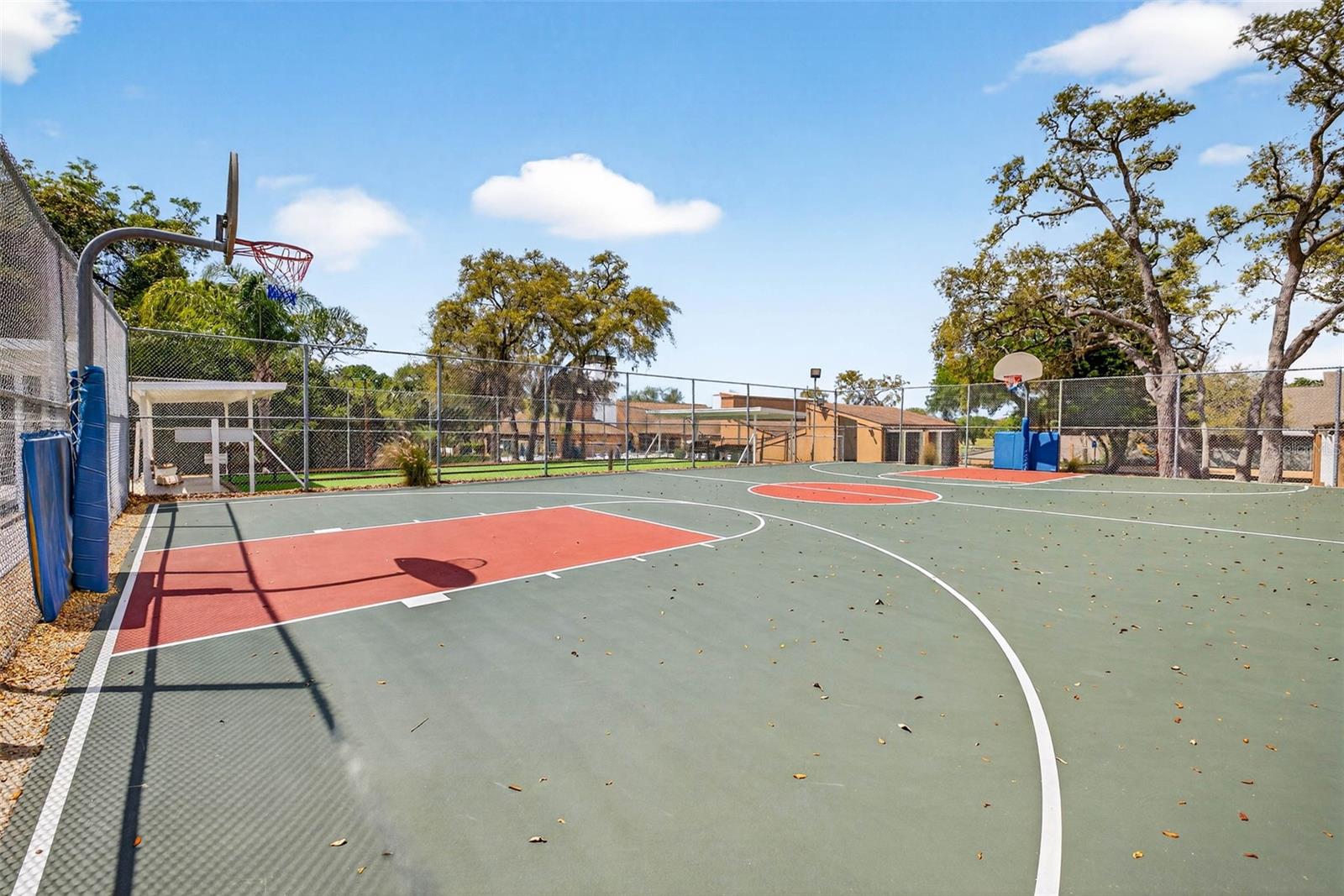 Listing photo id 51 for 7559 Mediterranean Court