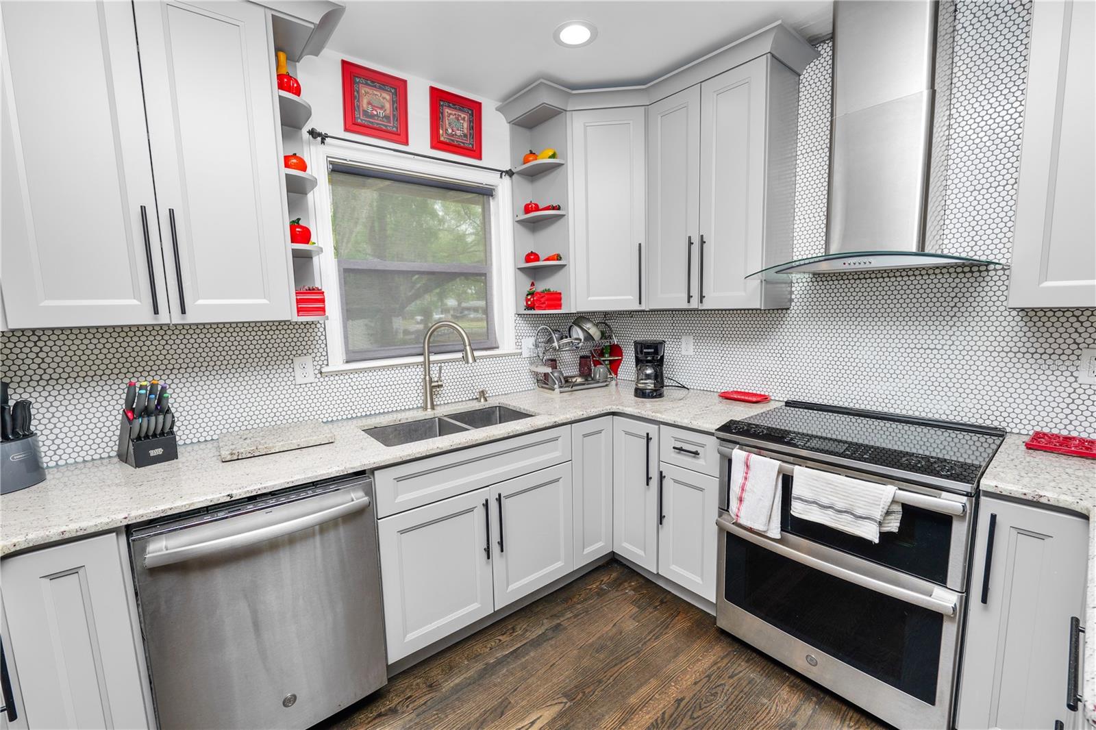 Image 10 of 38 For 1410 Edgewood Drive