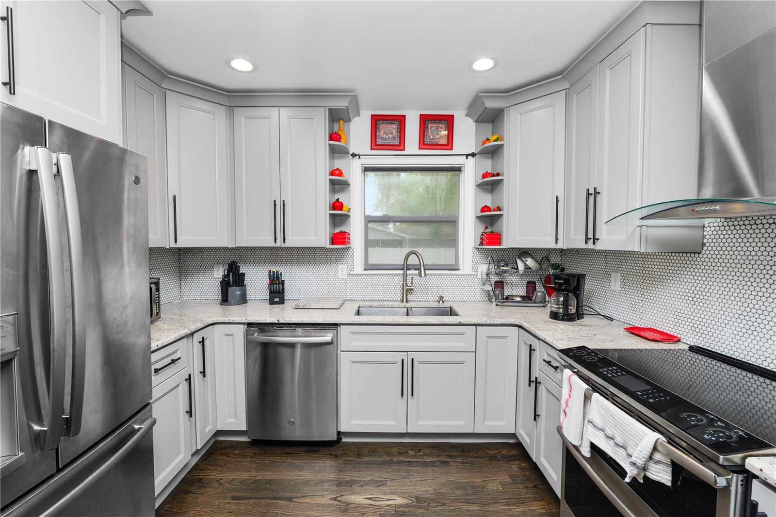 Image 11 of 38 For 1410 Edgewood Drive