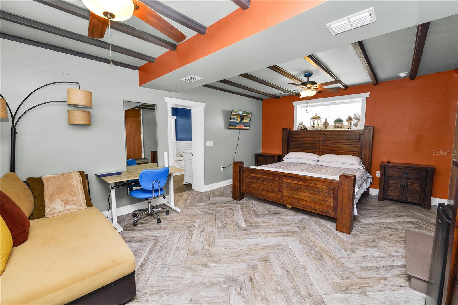 Image 16 of 38 For 1410 Edgewood Drive