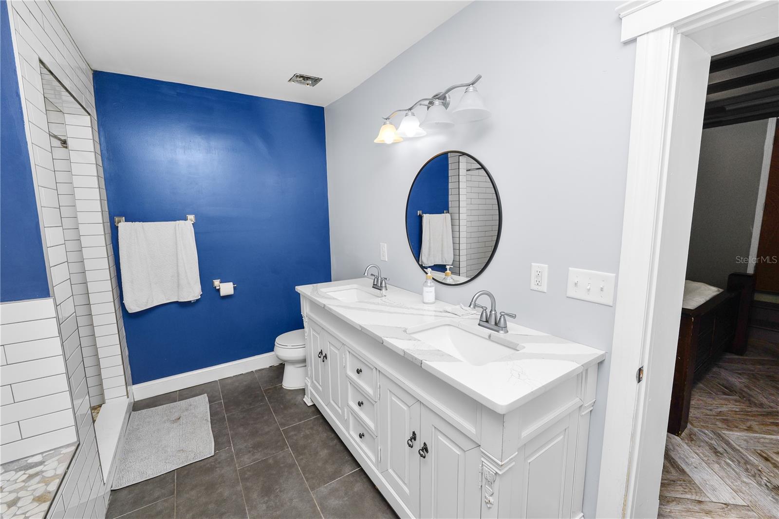 Image 18 of 38 For 1410 Edgewood Drive