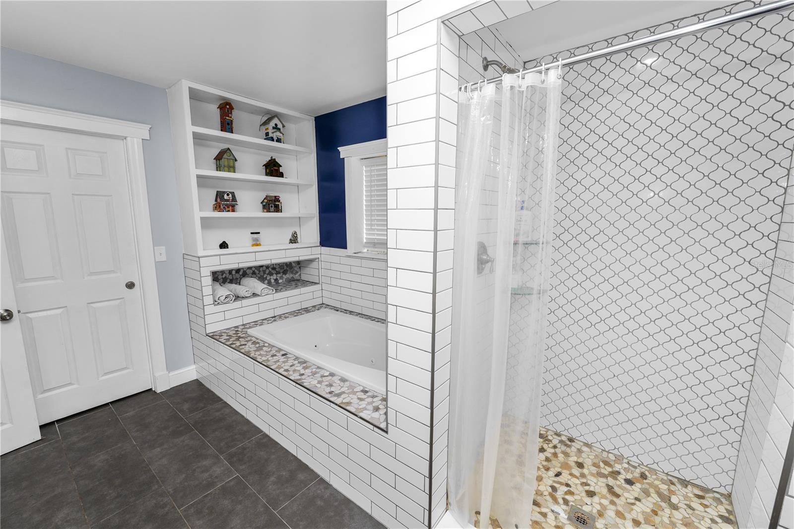 Image 19 of 38 For 1410 Edgewood Drive