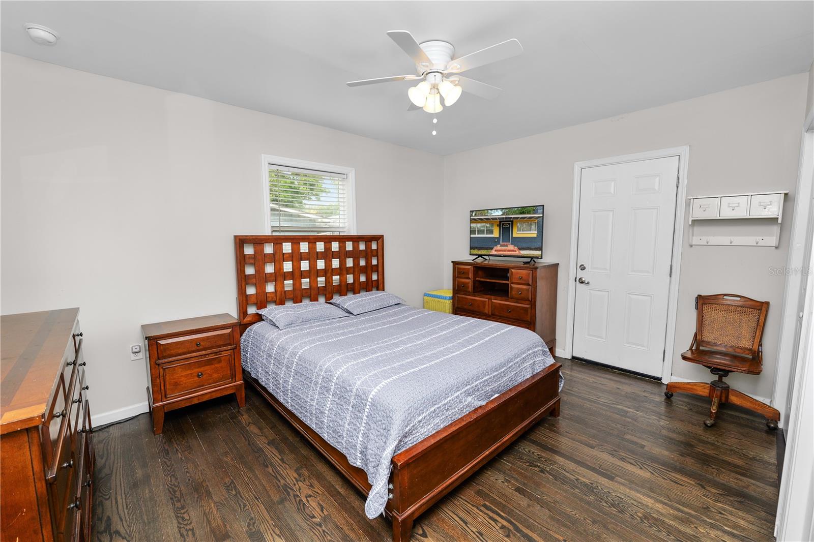 Image 25 of 38 For 1410 Edgewood Drive