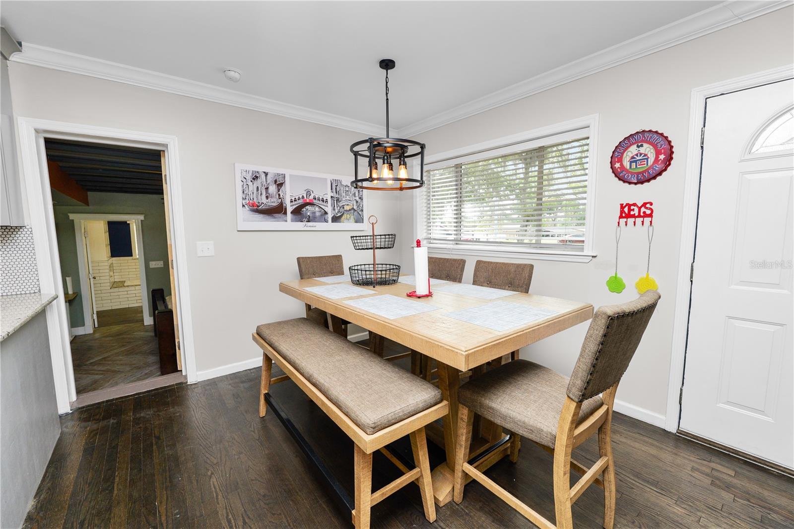 Image 8 of 38 For 1410 Edgewood Drive