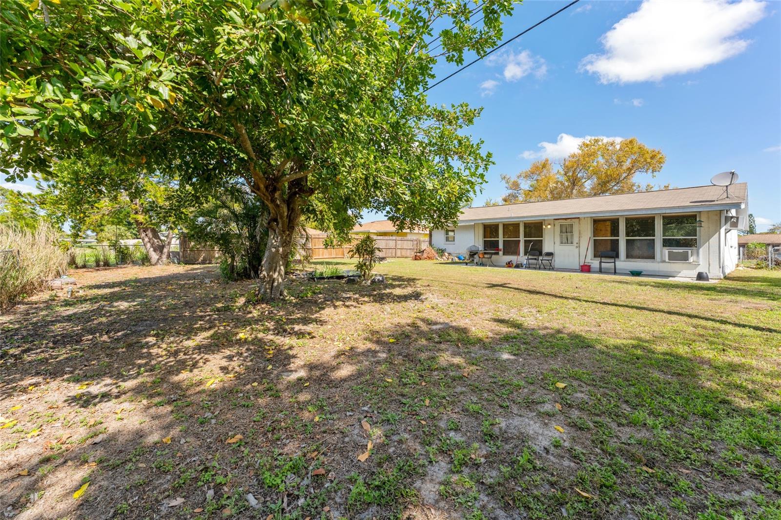 Image 31 of 35 For 5824 Whistlewood Circle