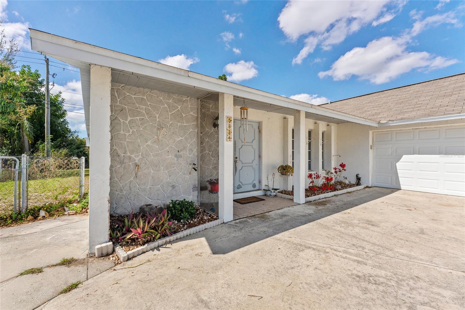 Image 6 of 35 For 5824 Whistlewood Circle