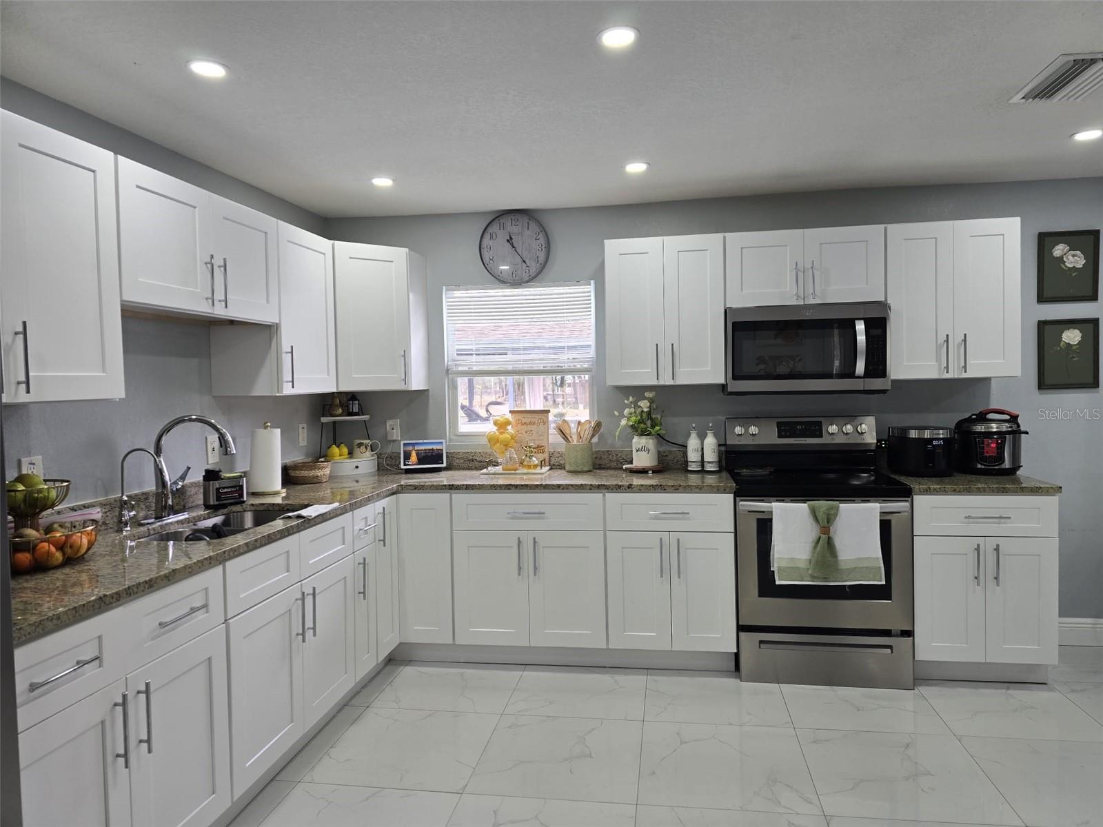 Image 11 of 39 For 16225 Whippoorwill Lane