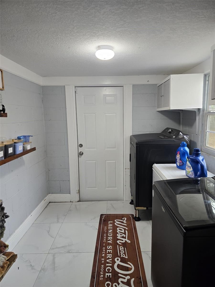 Image 13 of 39 For 16225 Whippoorwill Lane