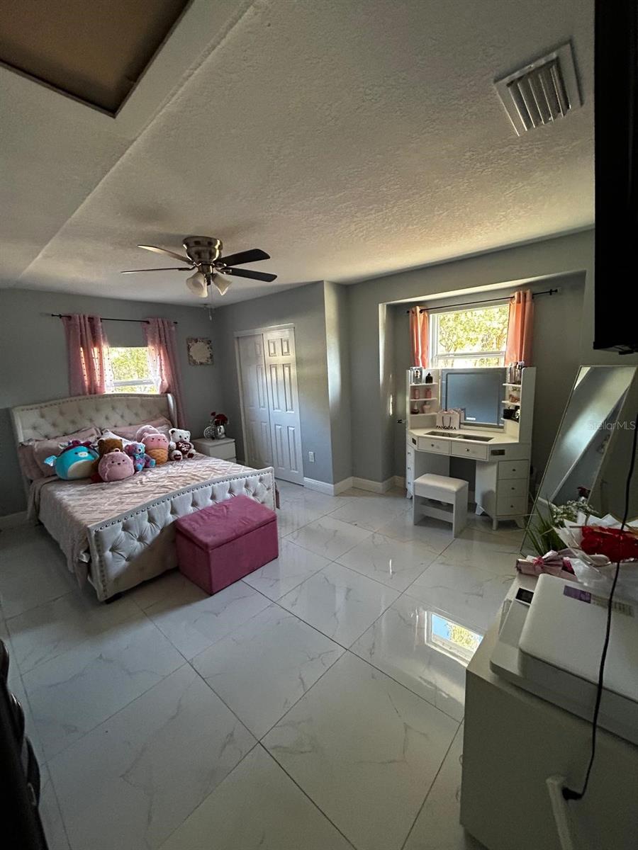 Image 19 of 39 For 16225 Whippoorwill Lane