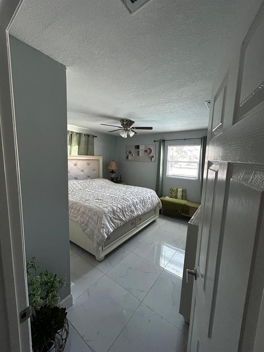 Image 21 of 39 For 16225 Whippoorwill Lane