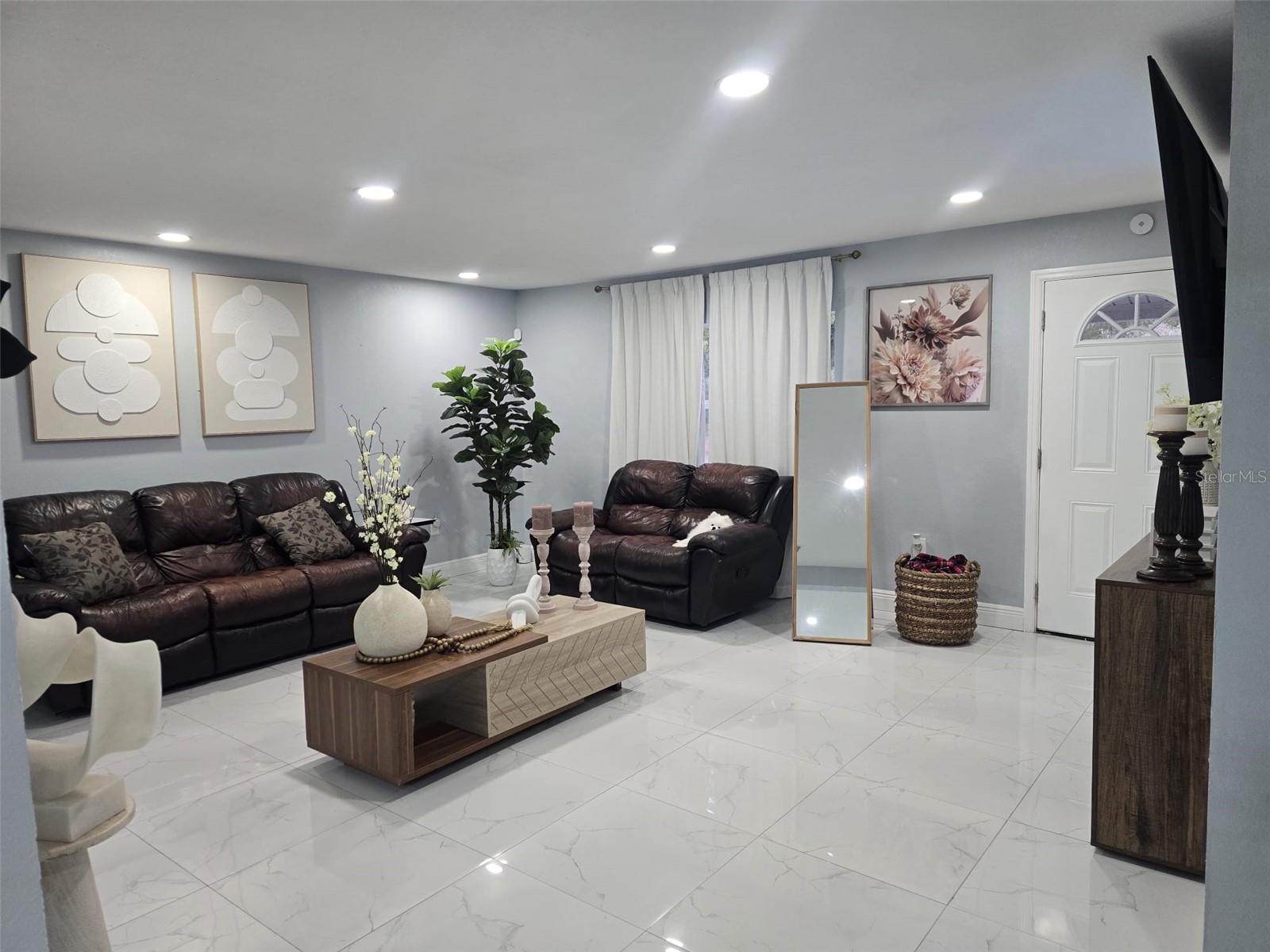 Image 9 of 39 For 16225 Whippoorwill Lane