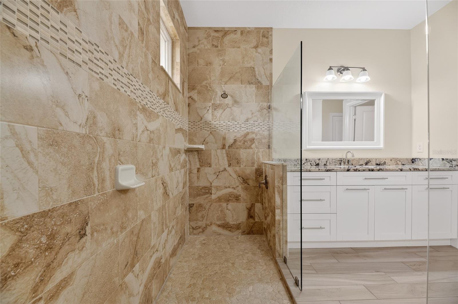 Image 22 of 83 For 1008 River Drive