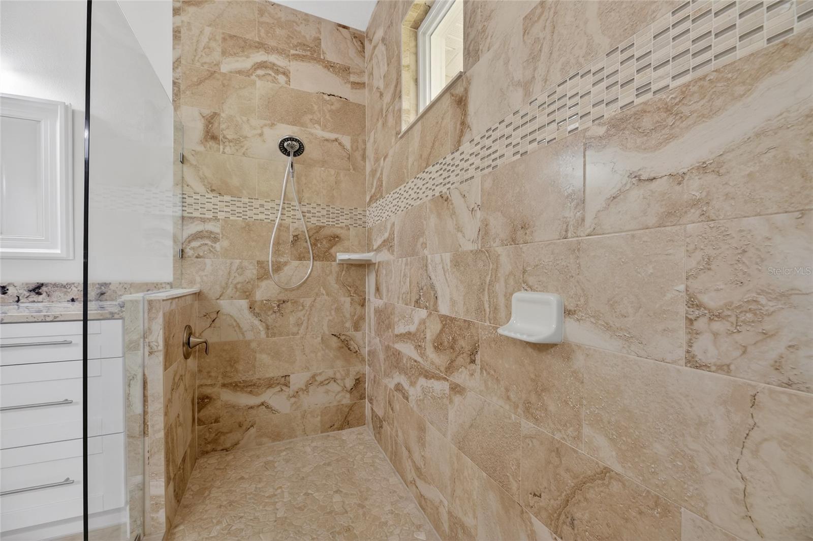 Image 23 of 83 For 1008 River Drive