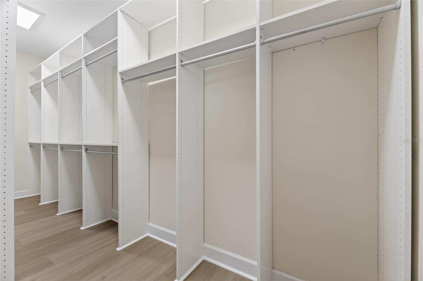 Image 24 of 83 For 1008 River Drive