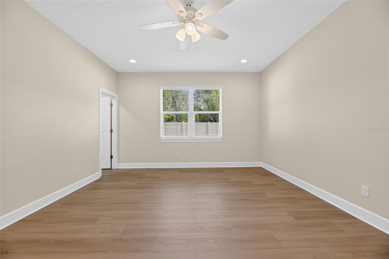 Image 33 of 83 For 1008 River Drive