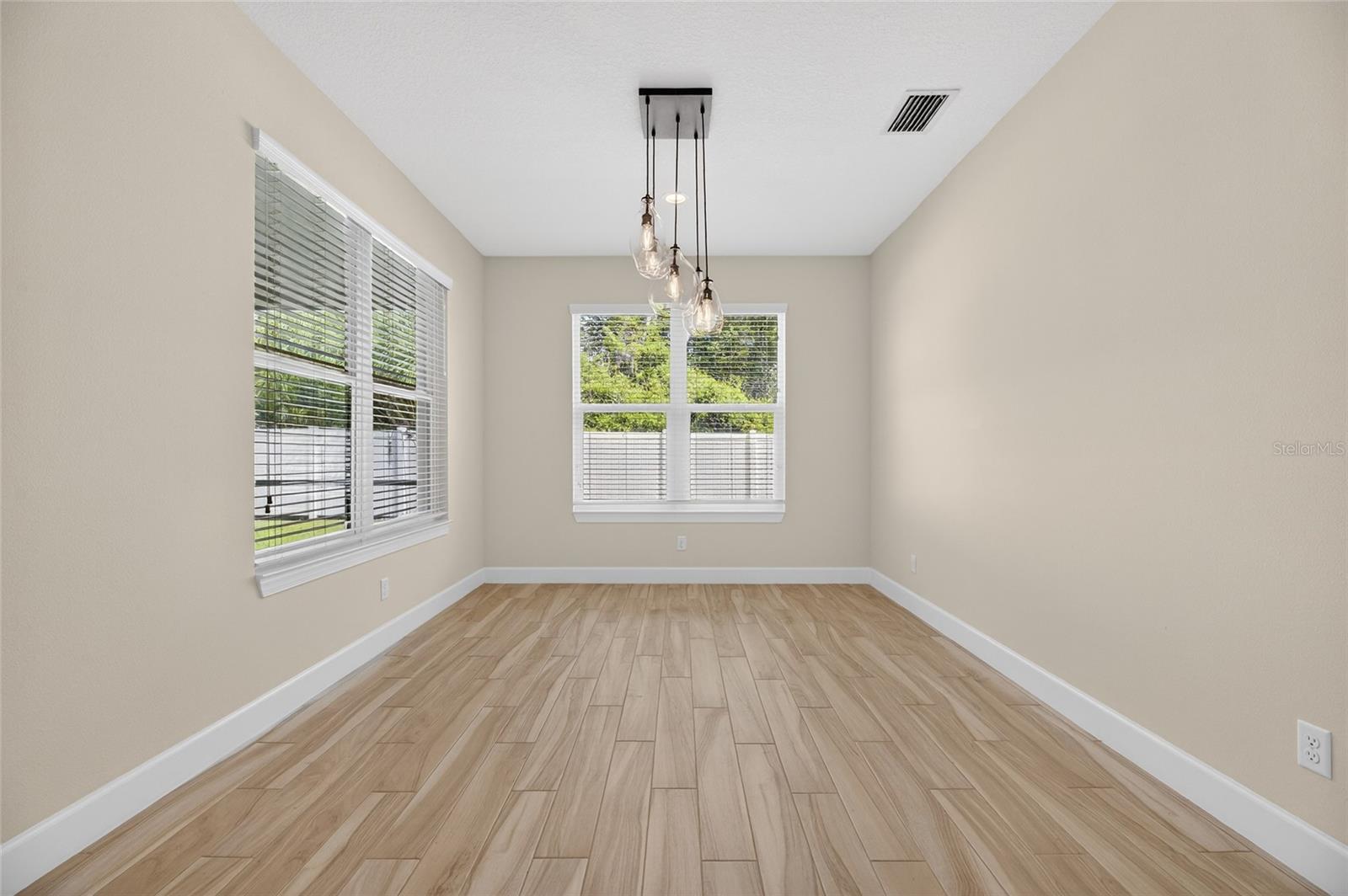 Image 9 of 83 For 1008 River Drive