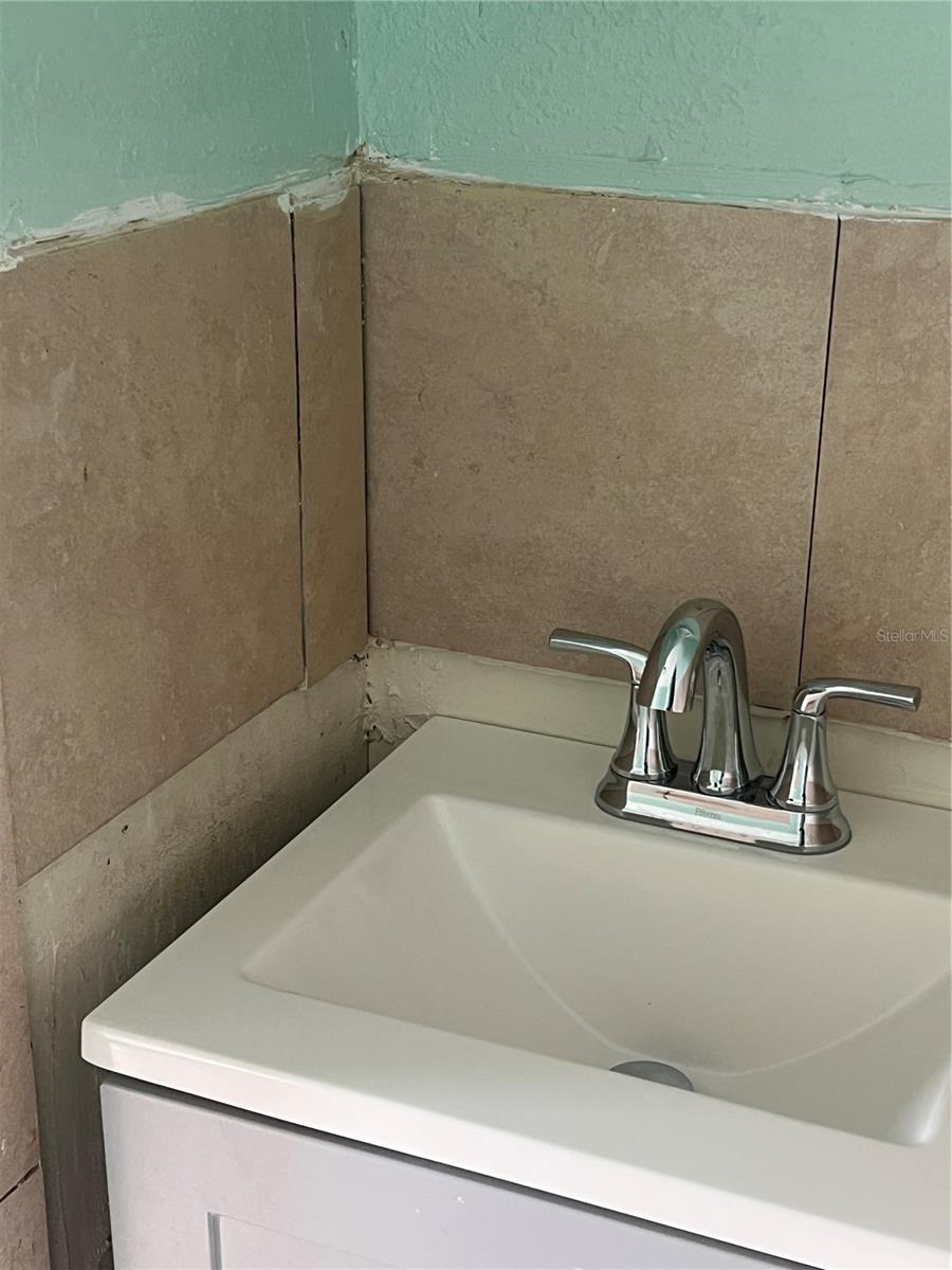 Image 11 of 18 For 2002 33rd Avenue