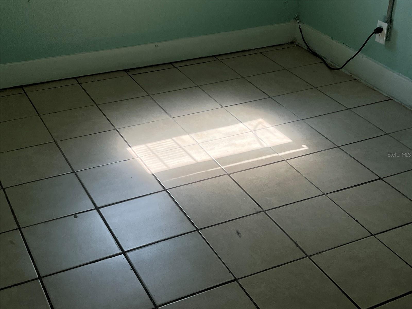 Image 17 of 18 For 2002 33rd Avenue