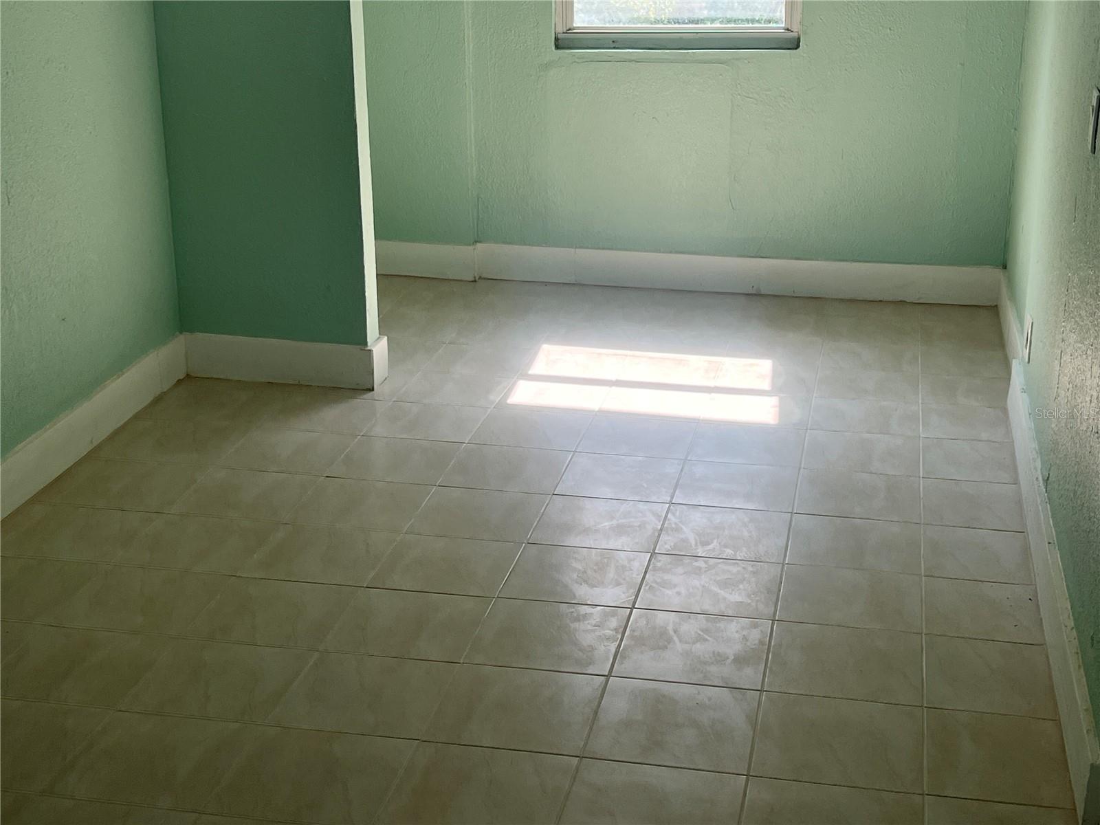 Image 4 of 18 For 2002 33rd Avenue