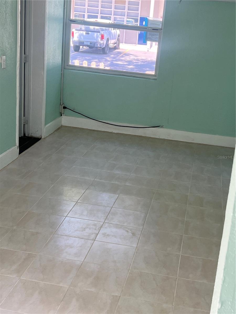 Image 9 of 18 For 2002 33rd Avenue