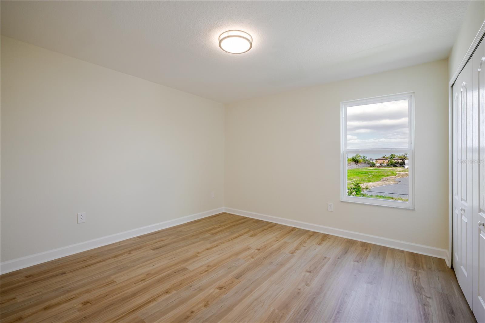 Image 32 of 67 For 2306 Richwood Pike Drive