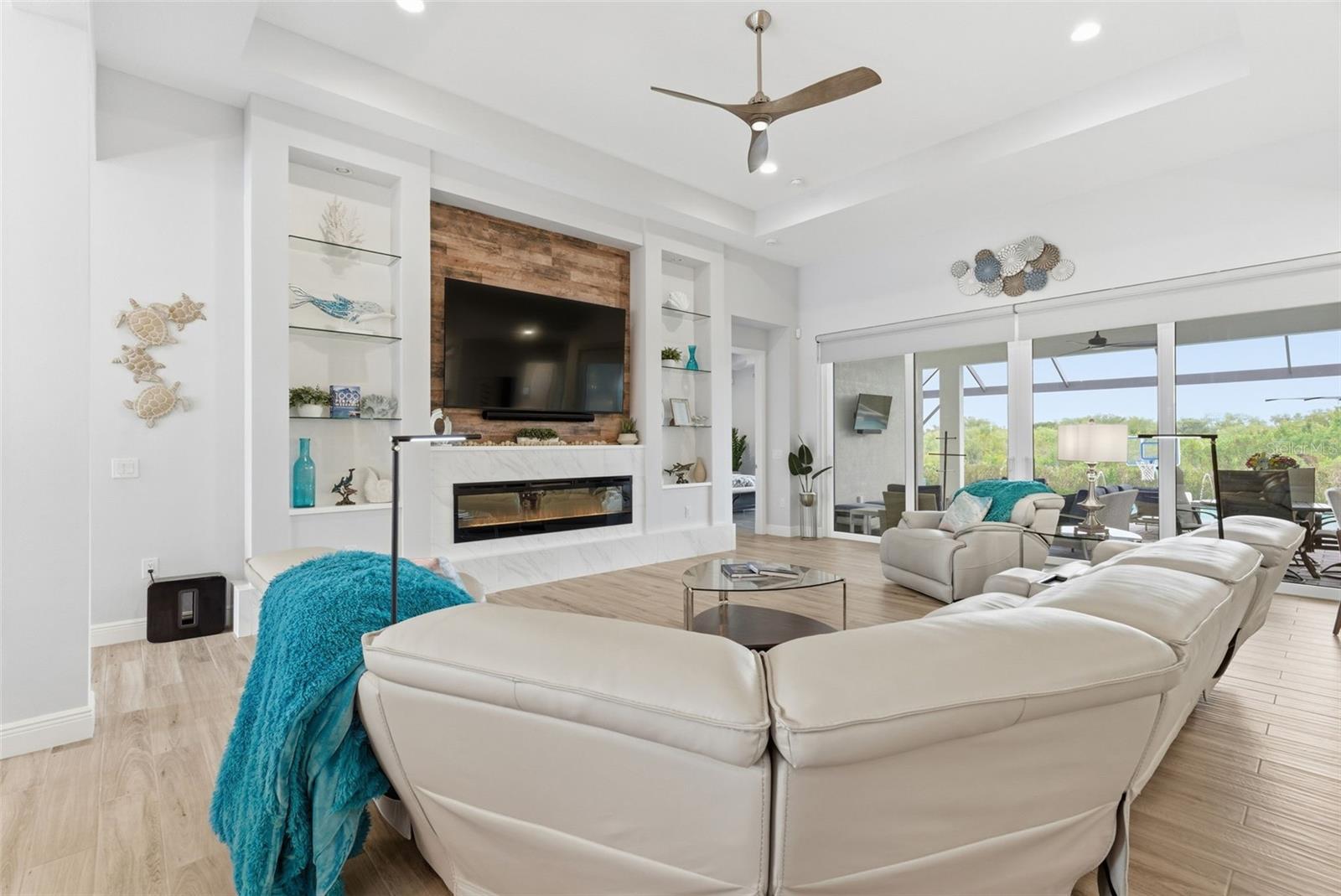 Image 11 of 46 For 8245 Grande Shores Drive