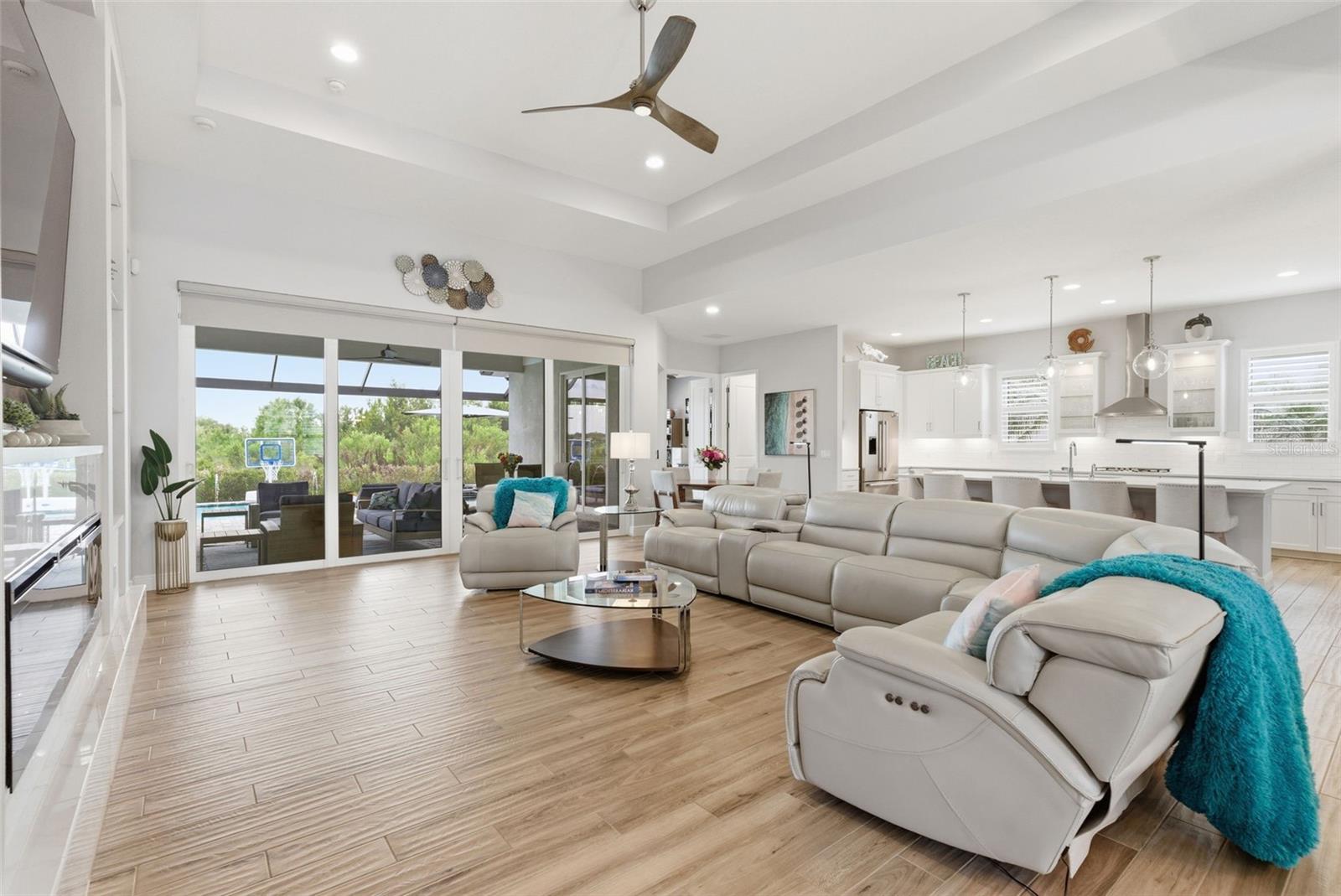 Image 12 of 46 For 8245 Grande Shores Drive