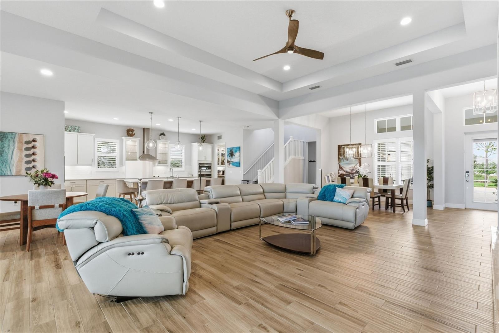 Image 13 of 46 For 8245 Grande Shores Drive