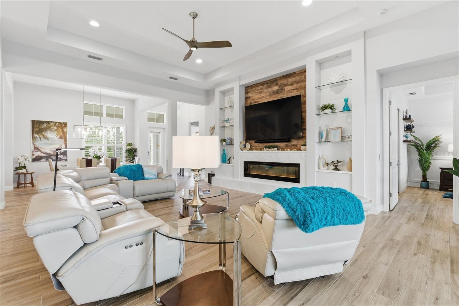 Image 14 of 46 For 8245 Grande Shores Drive