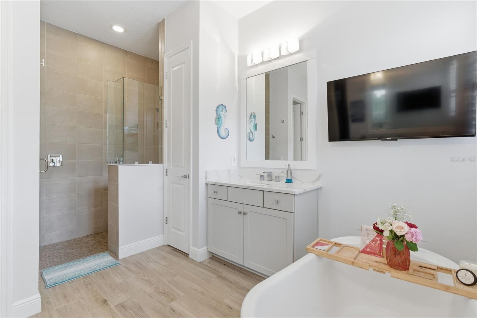 Image 20 of 46 For 8245 Grande Shores Drive