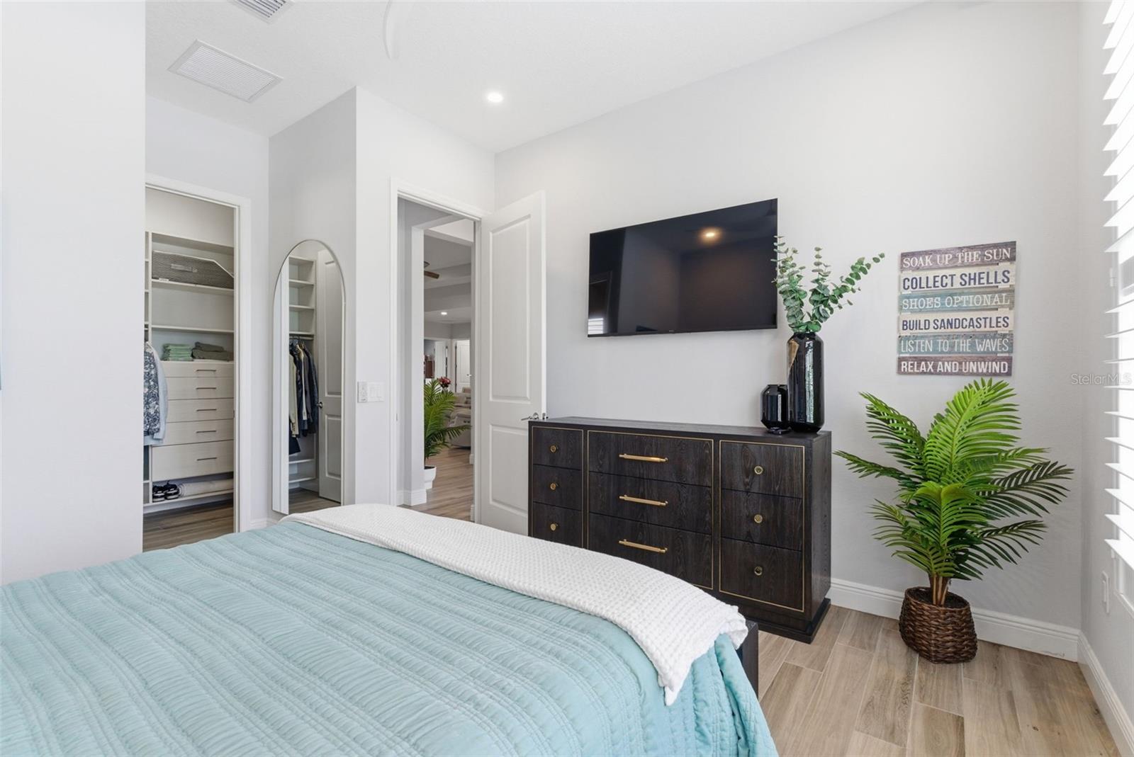 Image 30 of 46 For 8245 Grande Shores Drive