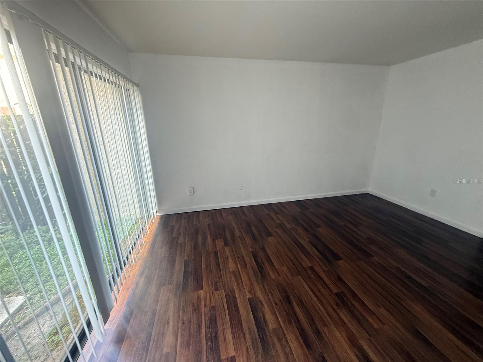 Image 10 of 31 For 870 Village Lake Terrace N 101