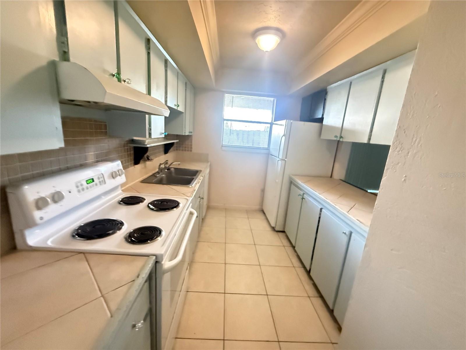 Image 4 of 31 For 870 Village Lake Terrace N 101