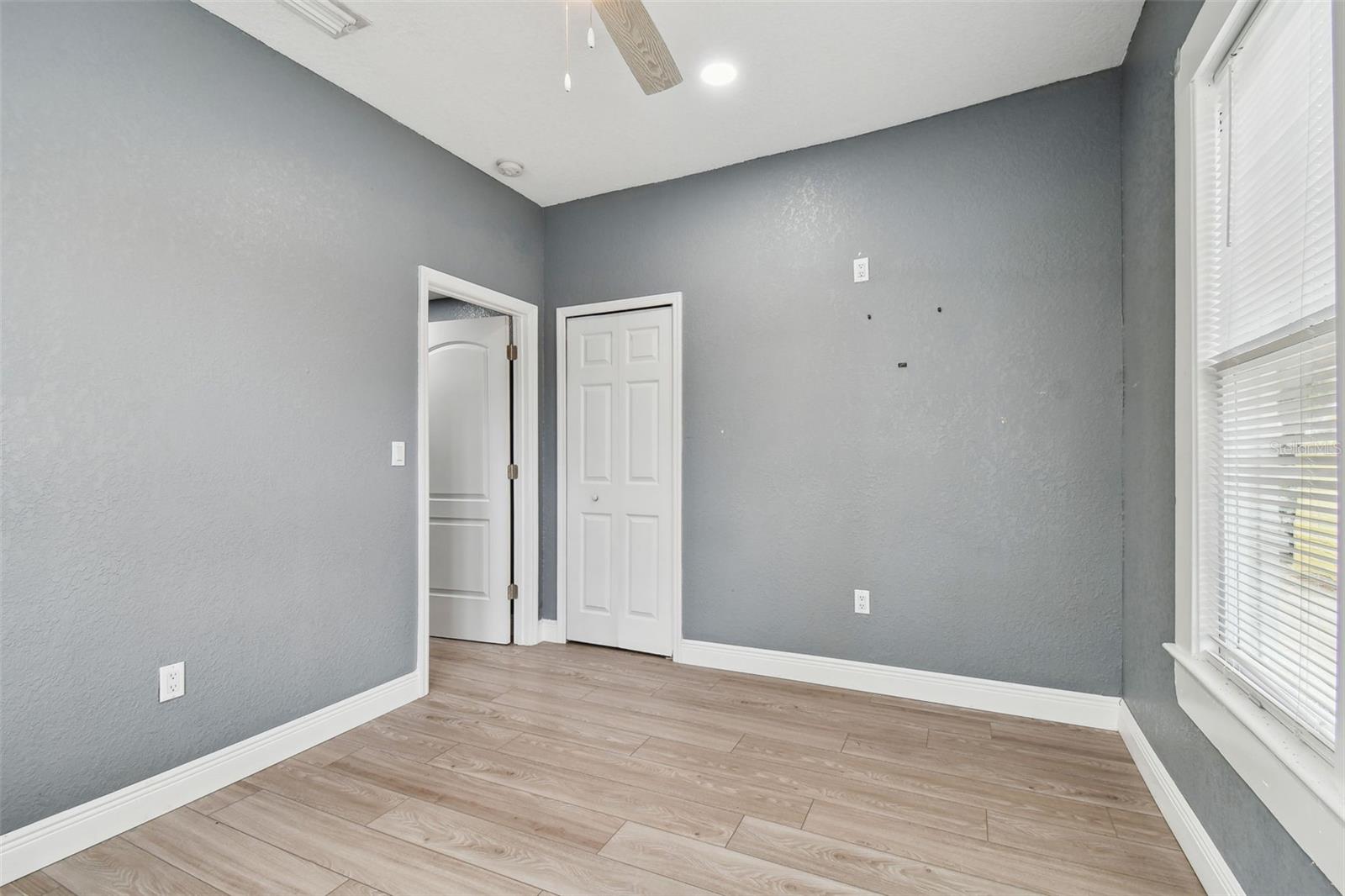 Image 27 of 44 For 6810 Navin Avenue