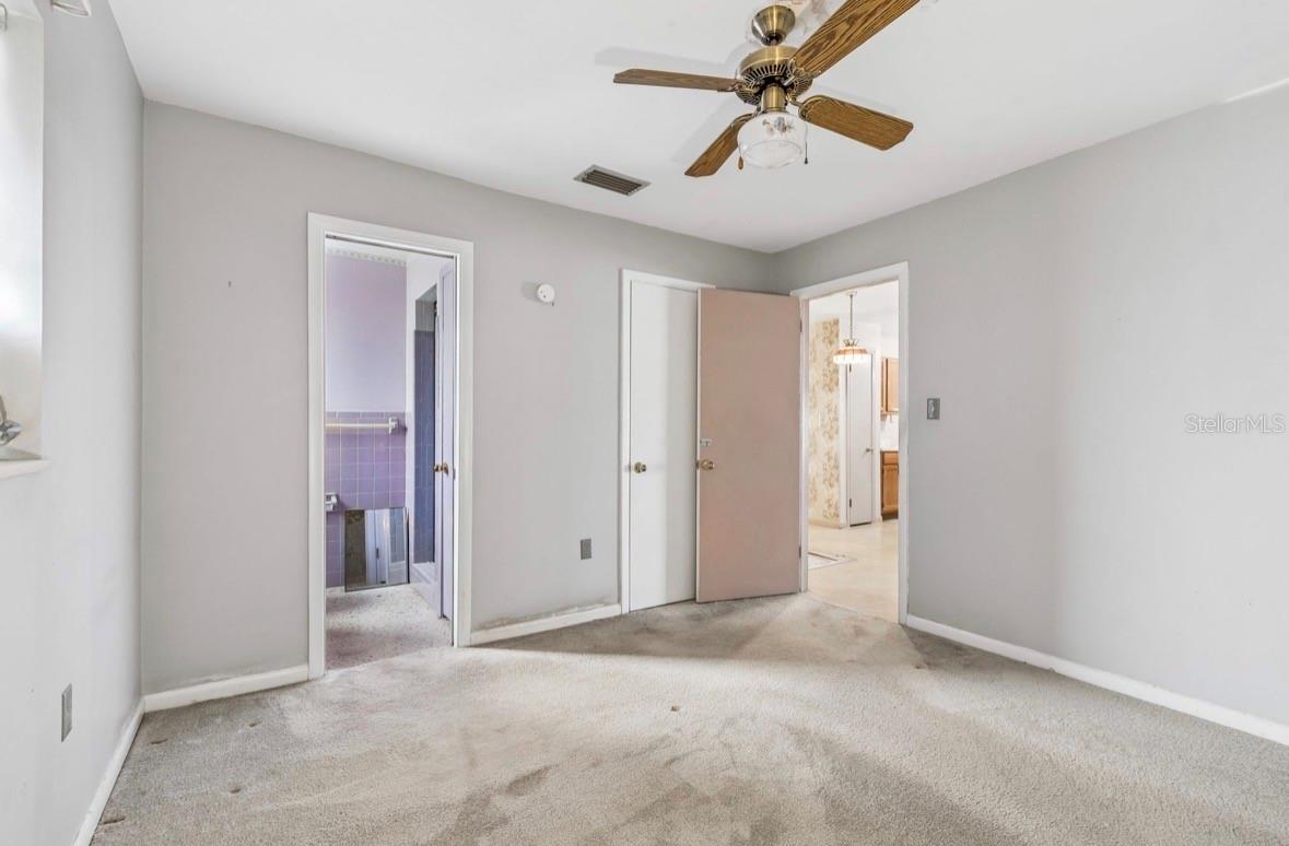 Image 23 of 52 For 4524 Golfwood Boulevard